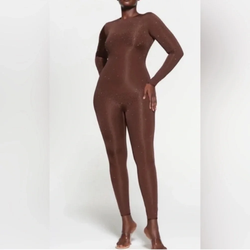 SKIMS X Swarovski Jelly Sheer Long Sleeved Catsuit Cocoa - Picture 2 of 6